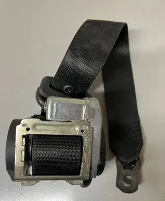 Mercedes-Benz B W245 Front seatbelt 603332200 042L000 20722
