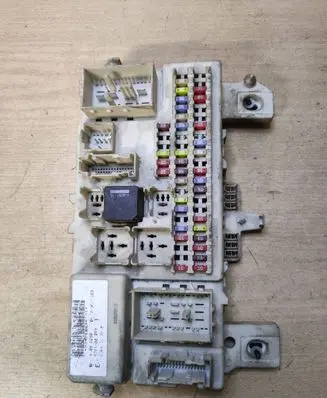 Ford Focus Fuse box set 4M5T14A073BH 00051412 519098701