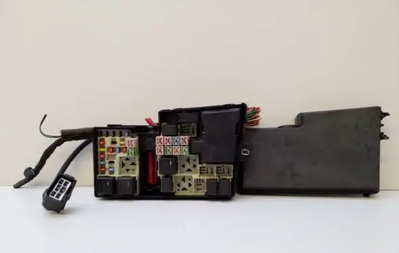 Volvo C70 Fuse module 30745923 318789120 8688039