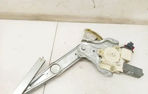 Toyota Avensis T250 Sliding door window regulator with motor 