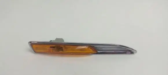 Ford Mondeo MK IV Front fender indicator light 7S7113K354BD M8537