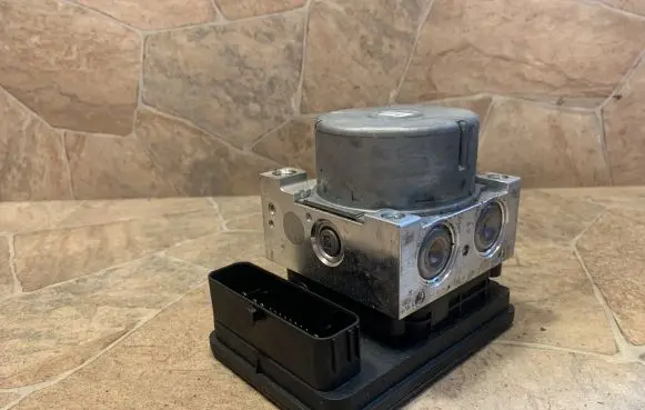 BMW 2 F46 ABS Pump 6888043