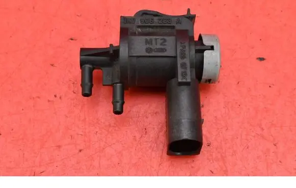 Volkswagen PASSAT CC Vacuum valve 1K0906283A