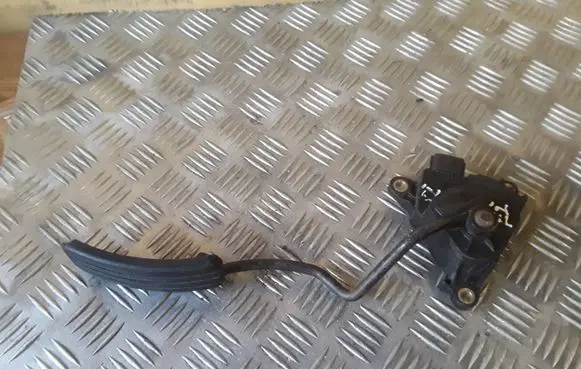 Renault Scenic I Accelerator throttle pedal 8200159645
