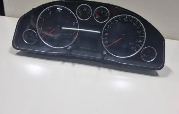 Speedometer (instrument cluster)