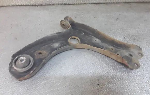 Volkswagen Polo V 6R Front lower control arm/wishbone 