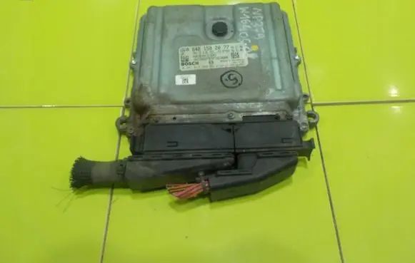 Mercedes-Benz ML W164 Engine control unit/module A6421502077 NP379