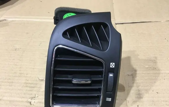 Chevrolet Captiva Dashboard side air vent grill/cover trim 95108270