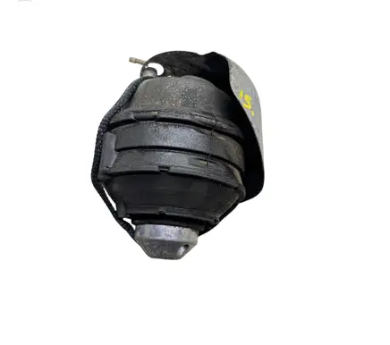 Engine mount bracket