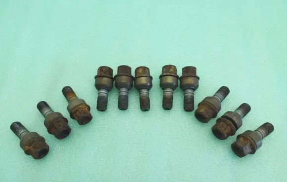 Porsche 911 996 Nuts/bolts 