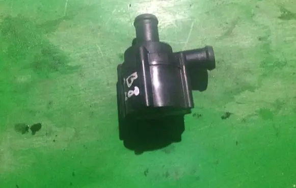 Audi A4 S4 B8 8K Water pump pulley 059121012A
