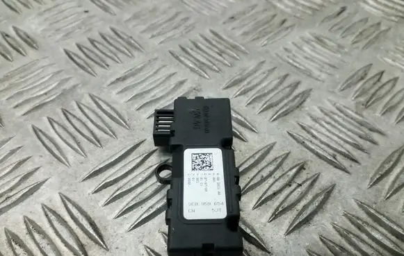Volkswagen PASSAT B6 Steering angle sensor 3C0959654