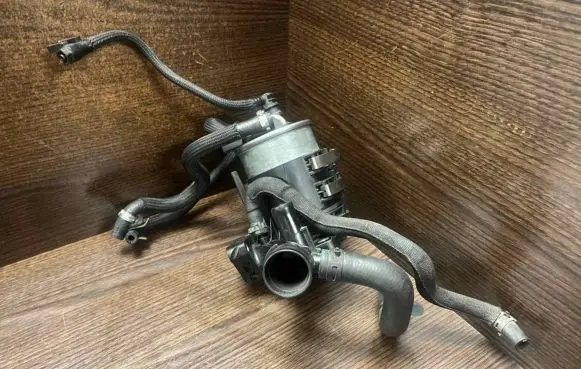 Mercedes-Benz Sprinter W906 Fuel filter bracket/mount holder A6512003700