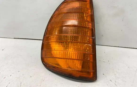 Mercedes-Benz 200 300 W123 Front indicator light A1238200221 1238200221 A0008207421
