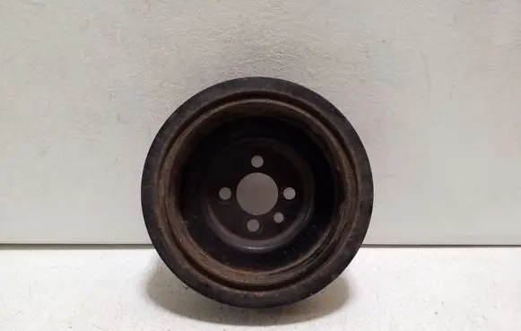 Volkswagen Golf V Crankshaft pulley 03G105243