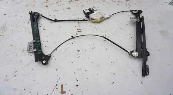 Mazda MX-30 Front wiper linkage and motor