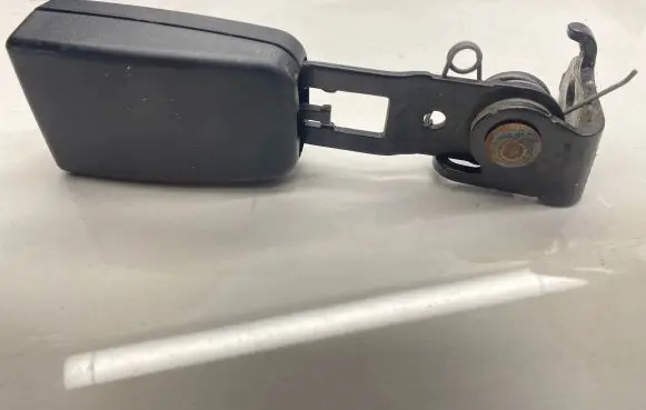 Mercedes-Benz ML W164 Rear seatbelt buckle A1648601569 33032269C
