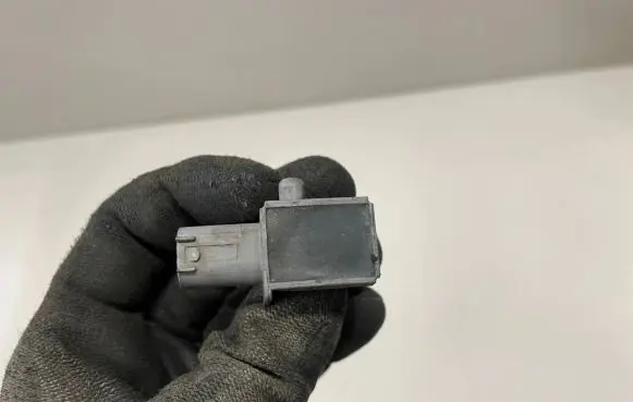 Mercedes-Benz C W204 Airbag deployment crash/impact sensor A2048201985
