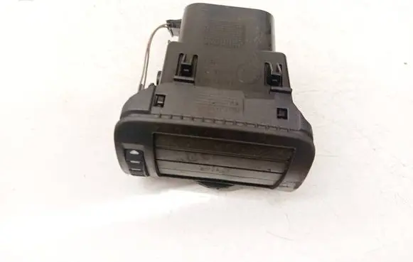 Skoda Superb B5 (3U) Dash center air vent grill 3U0819702A