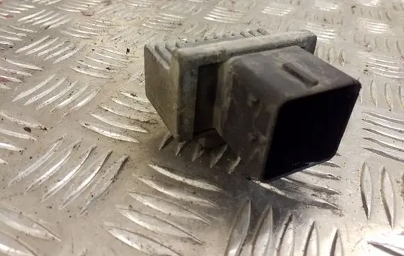 Citroen Berlingo Glow plug pre-heat relay