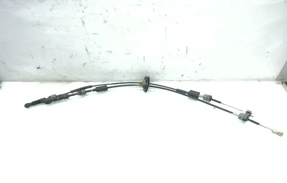 KIA Sportage Gear shift cable linkage 437943U450