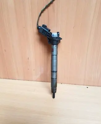Audi A6 S6 C6 4F Fuel injector 059130277Q 0445015004