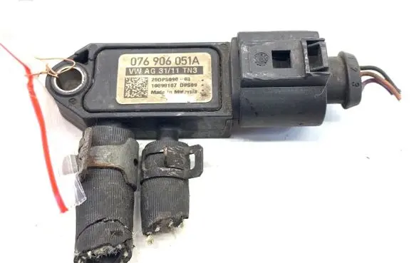 Volkswagen Golf Plus Exhaust gas pressure sensor 076906051A