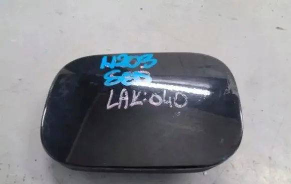 Mercedes-Benz C W203 Fuel tank cap trim 