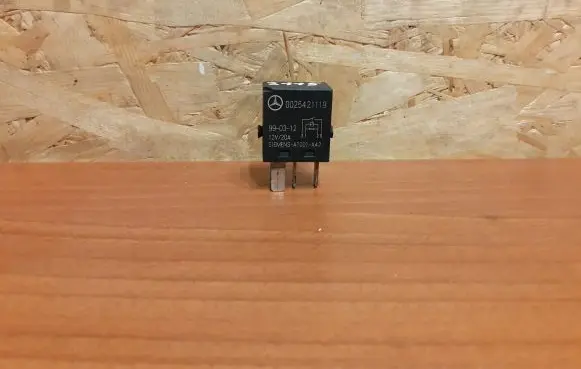 Mercedes-Benz A W168 Other relay 0025421119 2115