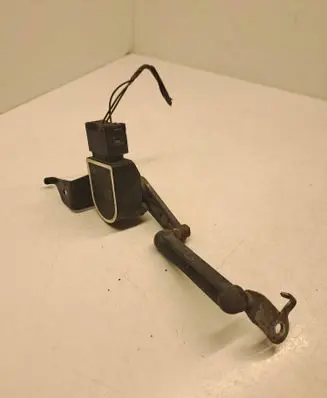 BMW 1 F40 Rear air suspension level height sensor 6870000 25916010 ABE52152