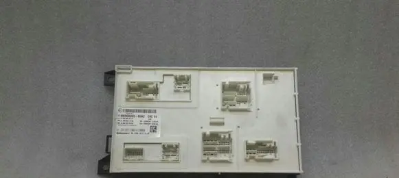 Mercedes-Benz ML W166 SAM control unit A1669004012