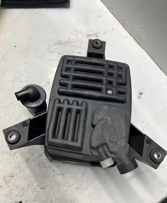 Audi A4 S4 B7 8E 8H Active carbon filter fuel vapour canister 8E0201799A
