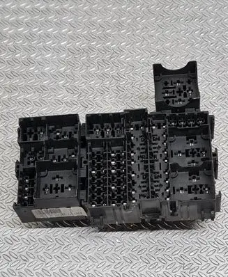 Renault Captur Fuse module 243517012R 1B01613