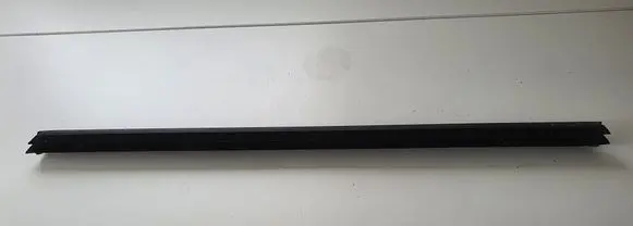 Volkswagen PASSAT B7 Rubber seal rear door window/glass 