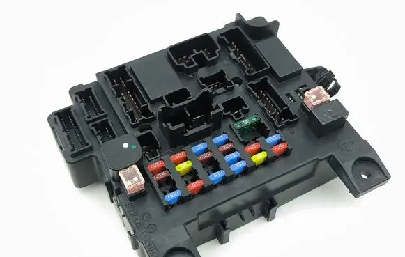 Citroen C-Crosser Fuse module 8637A643 51945J238 7211022262