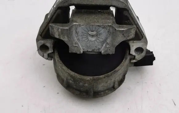 Audi A7 S7 4G Engine mount bracket 1001993103