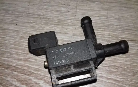 Volvo V70 Vacuum valve 72251702 9470775