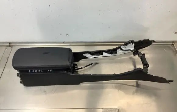 Lexus IS 220D-250-350 Center console 5891253020