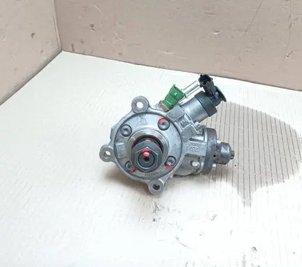 Jaguar F-Pace Fuel injection high pressure pump G4D39B395AB 045010772