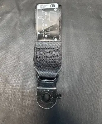 Toyota Hilux VIII Middle seatbelt buckle (rear) 1124653 16424 733900K020