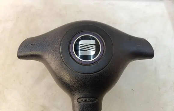 Seat Toledo II (1M) Steering wheel airbag 1M0880201D