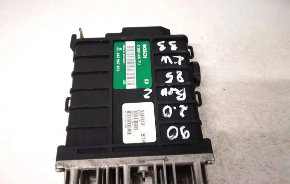 Volkswagen PASSAT B3 Engine control unit/module 0280000711 443907403
