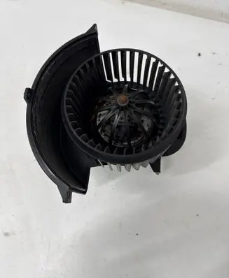 Volkswagen Touareg I Heater fan/blower 219440180