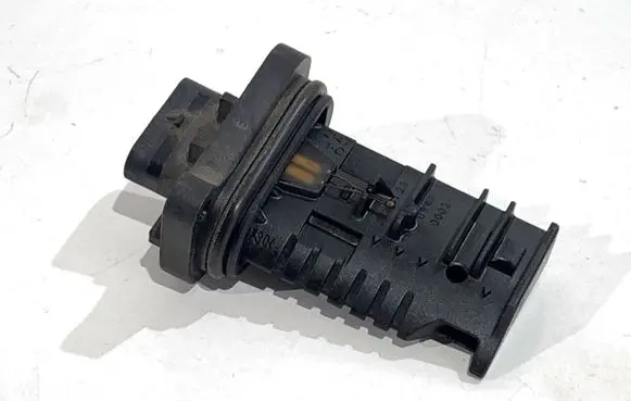 BMW 5 GT F07 Mass air flow meter 8506408