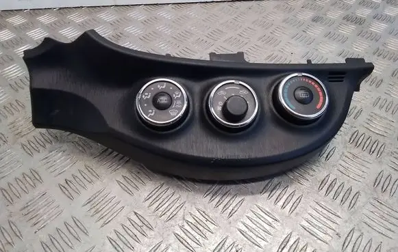 Toyota Yaris Climate control unit 554060D490 20491
