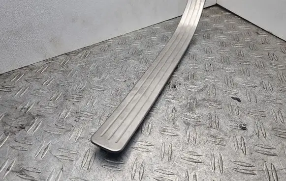 Porsche Cayenne (9PA) Rear sill trim cover 7L0853794C