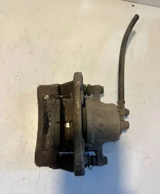 Toyota Prius (NHW20) Front brake caliper