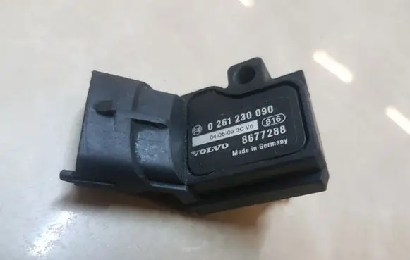 Volvo V70 Air pressure sensor 0261230090