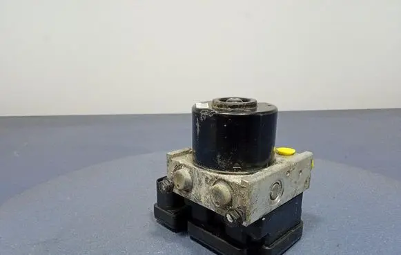 Volkswagen Caddy ABS Pump 1K0907379P