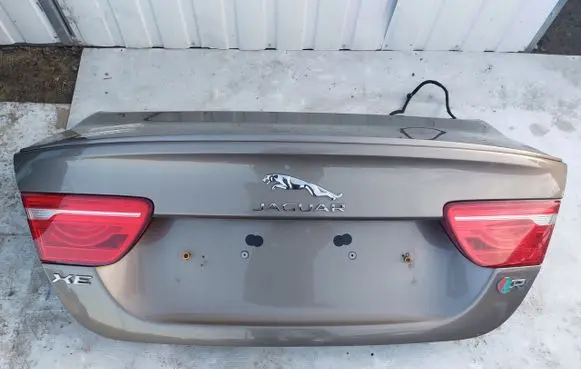 Jaguar XE Tailgate/trunk/boot lid klpaxe